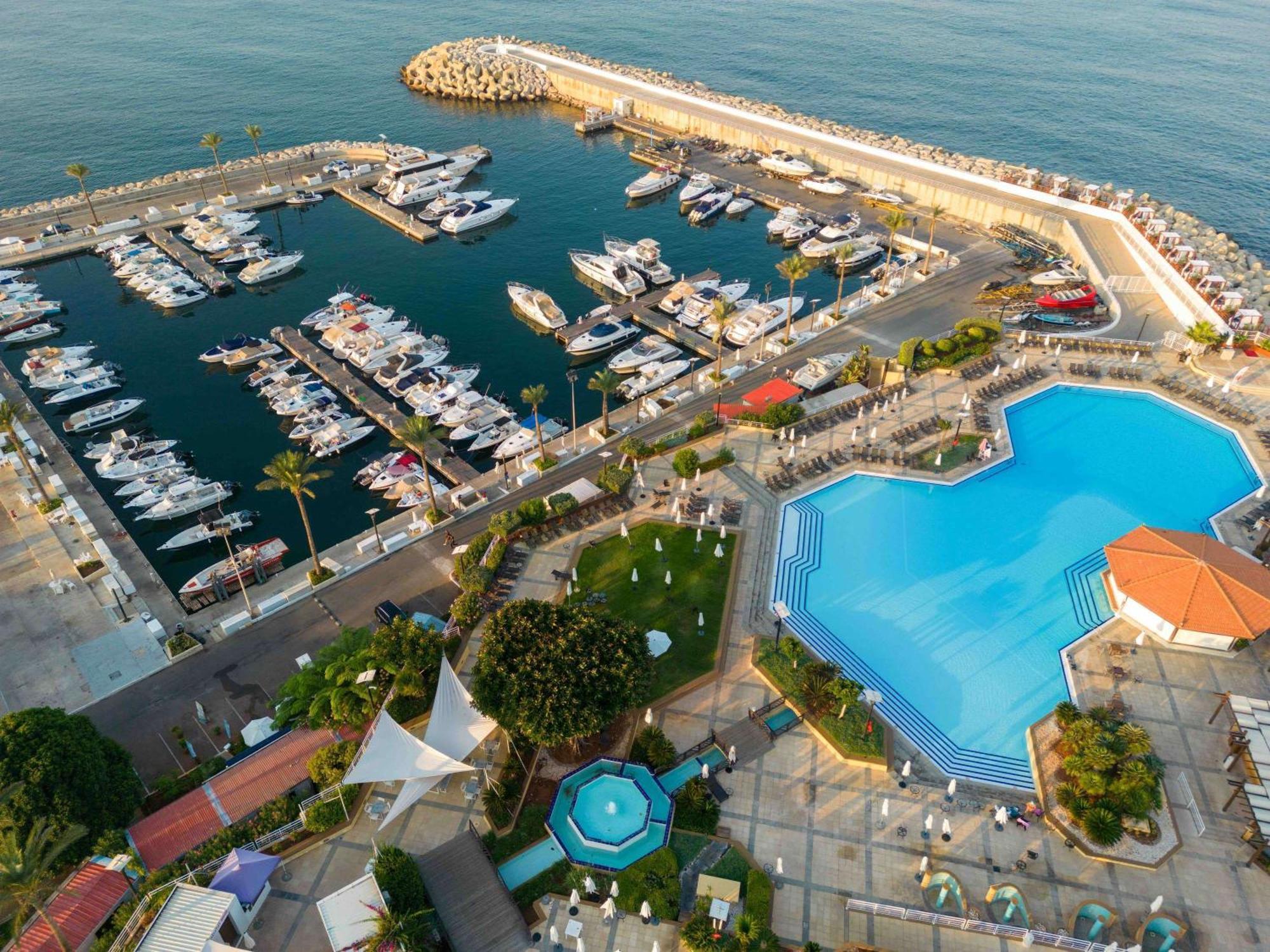 Moevenpick Hotel Bejrut Zewnętrze zdjęcie