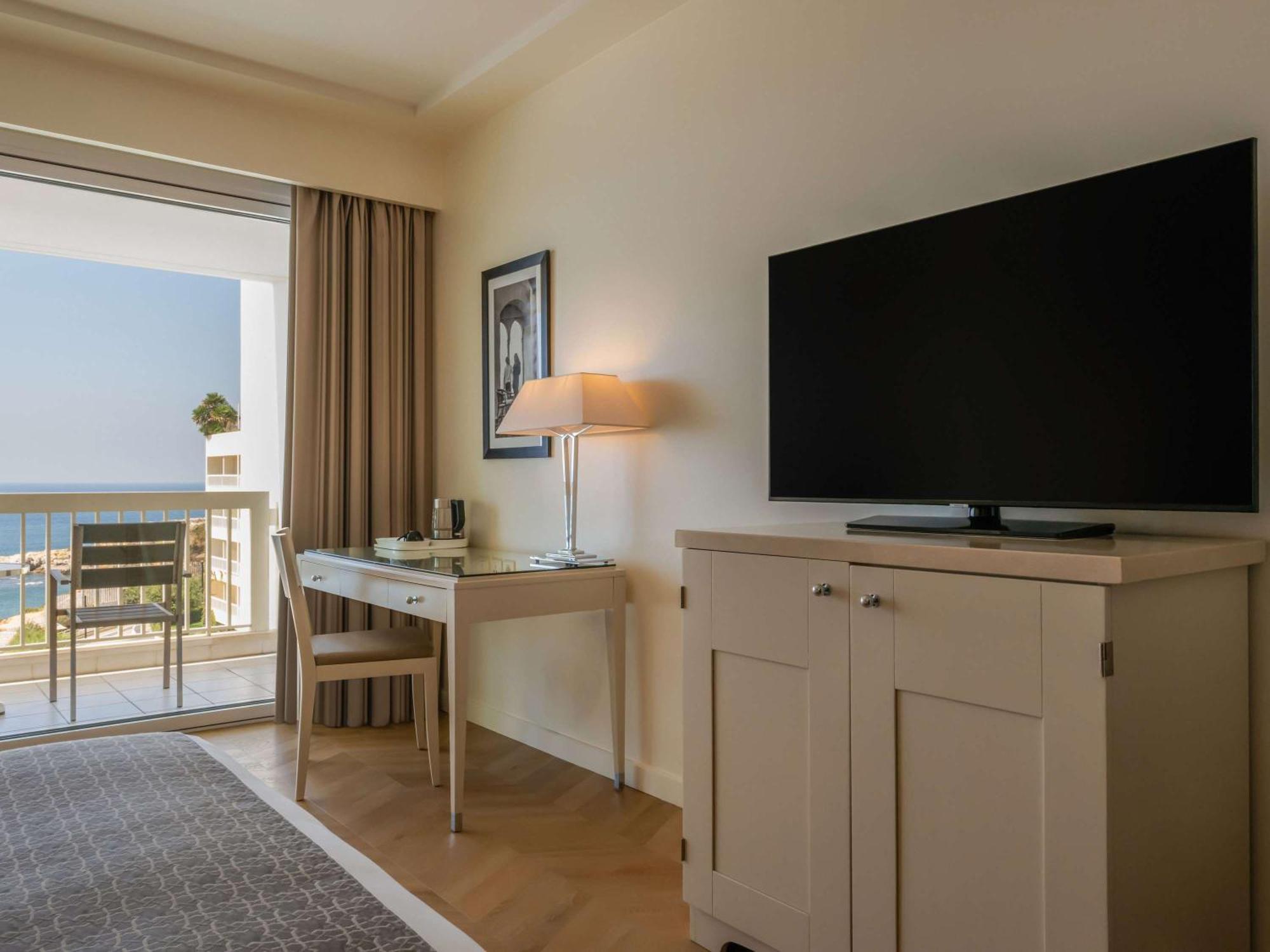 Moevenpick Hotel Bejrut Zewnętrze zdjęcie