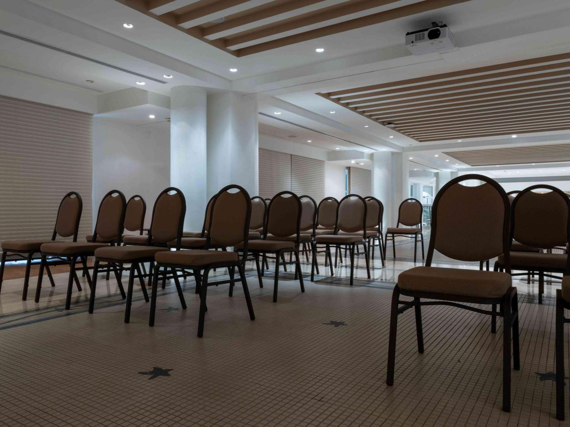 Moevenpick Hotel Bejrut Zewnętrze zdjęcie